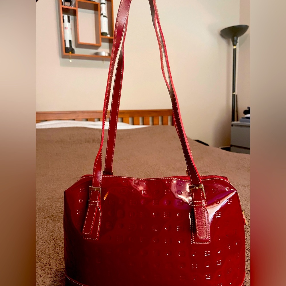 Arcadia Italian Patent Leather Tote Bag – Red Embossed Logo, Made in Italy